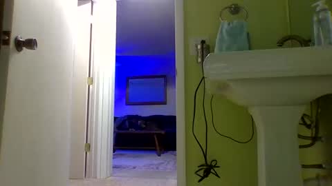 queenbee6269 online show from January 8, 2025, 4:44 am