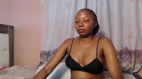 queenchloe1 online show from June 1, 2026, 5:36 pm
