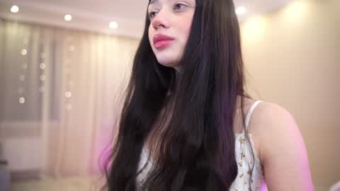 Nelly  INSTA  queenelia  online show from January 11, 2026, 1:49 pm