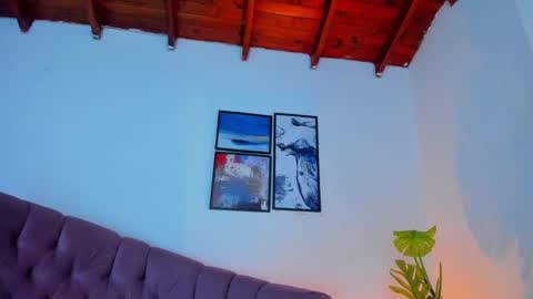 Queen online show from March 12, 2025, 1:14 am