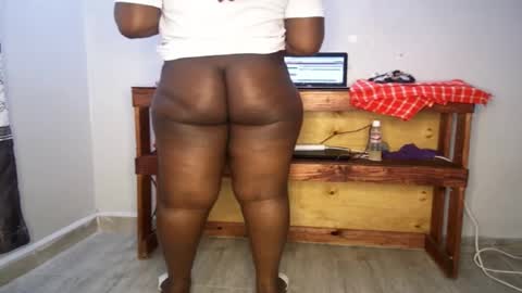 Nina online show from November 6, 2025, 8:04 am