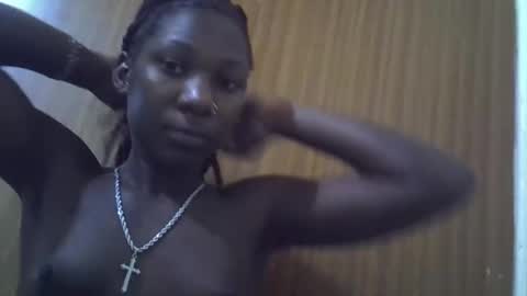 Snapshot of queenluiza199400 chatting on April 13, 2026, 10:43 am queenluiza199400 online show from April 13, 2026, 10:43 am