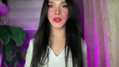 QUEEN online show from March 12, 2026, 11:16 am