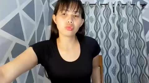 queennbbee online show from June 9, 2026, 7:09 am
