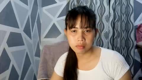 queennbbee online show from June 10, 2026, 1:54 pm
