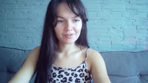 QueenOfModels online show from November 6, 2025, 8:48 am