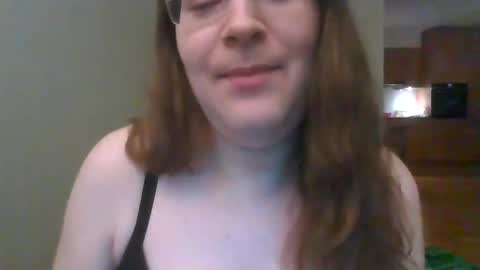 queenofthenights online show from April 13, 2026, 7:41 pm