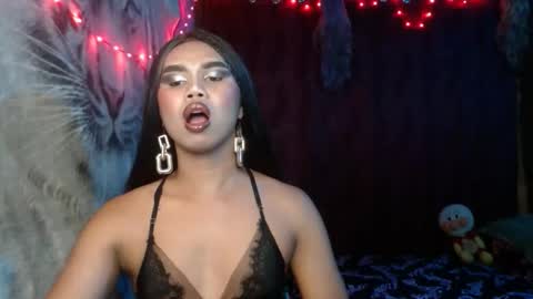 queenpinayebony_xx online show from May 29, 2026, 3:10 pm