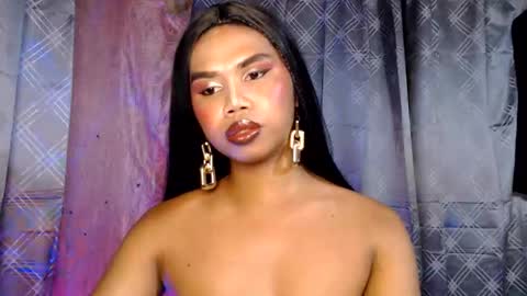 queenpinayebony_xx online show from May 31, 2026, 1:29 pm