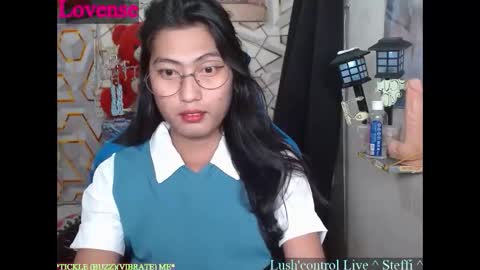 queensteffi online show from June 5, 2026, 6:35 pm