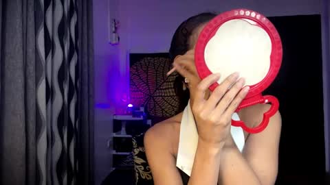 Snapshot of queenvalentinats chatting on December 22, 2025, 6:05 pm ValentinaMoone online show from December 22, 2025, 6:05 pm