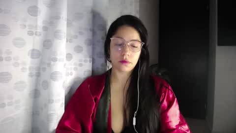 Paola online show from April 13, 2026, 3:34 am