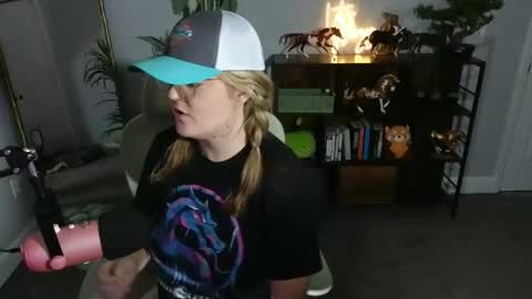 Bri online show from November 4, 2025, 3:16 am