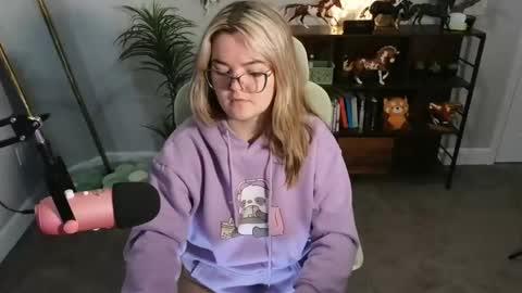 Bri online show from November 15, 2025, 3:04 am