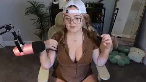 Bri online show from November 30, 2025, 2:37 am