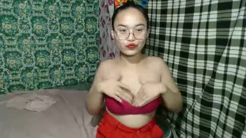 Quinne online show from December 20, 2025, 3:19 pm