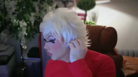 Snapshot of qweenviva chatting on January 7, 2026, 2:14 am ViVaLuvLicious online show from January 7, 2026, 2:14 am