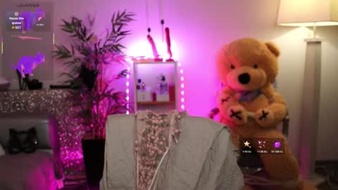 Nova Hollis online show from February 24, 2026, 4:43 am