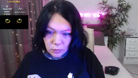 qwerty_annie online show from March 10, 2026, 4:06 am