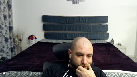 R0bila online show from January 29, 2025, 8:35 pm