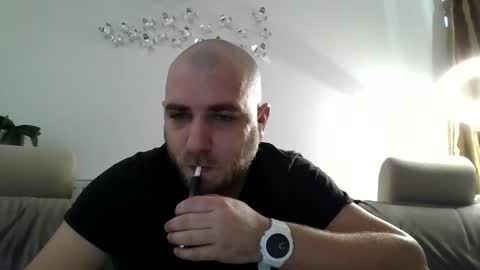 R0bila online show from March 6, 2025, 7:36 am