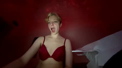 r0bynxoxp online show from March 29, 2026, 12:32 am