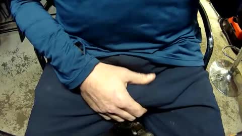 r2424 online show from December 19, 2025, 5:25 am