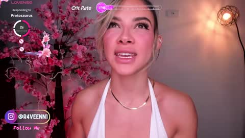 Snapshot of r4veenn chatting on December 20, 2024, 3:58 am RACHEL BLAKE online show from December 20, 2024, 3:58 am