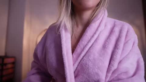 Snapshot of r4veenn chatting on February 18, 2025, 6:48 am RACHEL BLAKE online show from February 18, 2025, 6:48 am