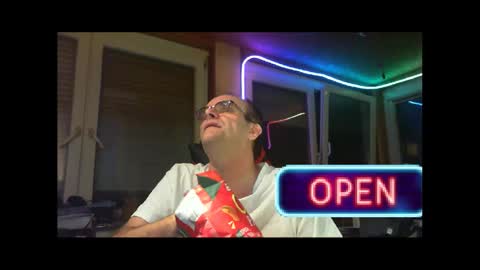 Snapshot of r_2d2_ chatting on March 2, 2025, 1:04 am dj mike online show from March 2, 2025, 1:04 am