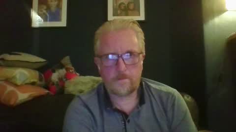 Snapshot of r_o_h_a_n chatting on October 1, 2025, 11:33 pm r_o_h_a_n online show from October 1, 2025, 11:33 pm