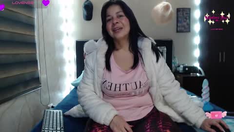 Snapshot of rachel_111 chatting on February 14, 2025, 11:53 pm Rachel online show from February 14, 2025, 11:53 pm
