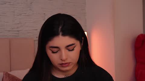 RachelSwaan online show from December 22, 2024, 11:33 am