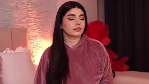 RachelSwaan online show from March 7, 2025, 4:46 am