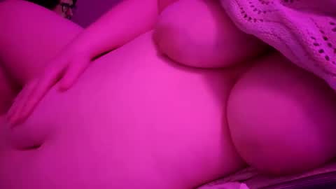 rachs_wardrobe online show from February 5, 2026, 1:43 am