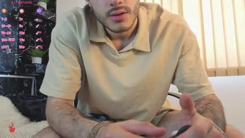 Snapshot of rafael_mendez chatting on April 18, 2026, 9:26 pm R A F A E L online show from April 18, 2026, 9:26 pm