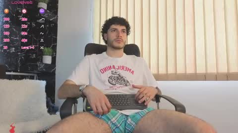 Snapshot of rafael_mendez chatting on April 24, 2026, 8:55 pm R A F A E L online show from April 24, 2026, 8:55 pm