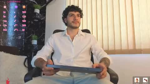 Snapshot of rafael_mendez chatting on May 3, 2026, 8:15 pm R A F A E L online show from May 3, 2026, 8:15 pm
