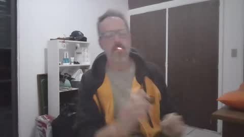 Snapshot of rafaelsel chatting on October 19, 2025, 11:16 pm Big Uncle Jungle online show from October 19, 2025, 11:16 pm