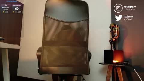 IG online show from October 12, 2025, 3:38 am