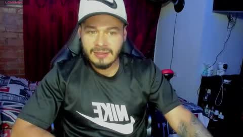 ragnar_lothbrok77 online show from February 19, 2025, 2:12 am