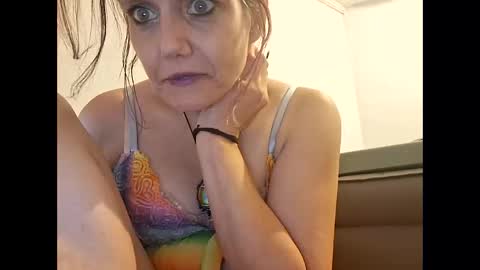 rainbowbrooke79 online show from November 18, 2025, 6:29 am