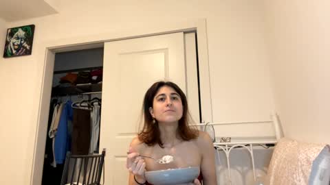 Snapshot of raiyvyn chatting on February 12, 2025, 4:12 am Ray Ray online show from February 12, 2025, 4:12 am