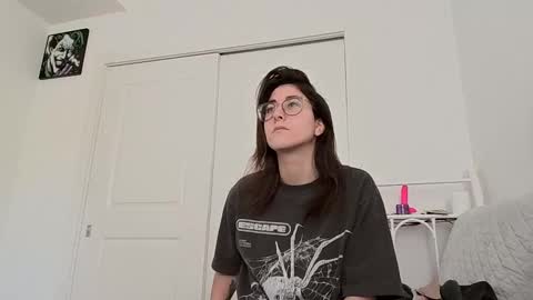 Snapshot of raiyvyn chatting on January 10, 2026, 6:42 pm Ray Ray online show from January 10, 2026, 6:42 pm