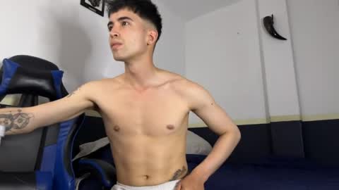 Snapshot of rakhubs chatting on March 1, 2026, 10:23 pm Enzo online show from March 1, 2026, 10:23 pm