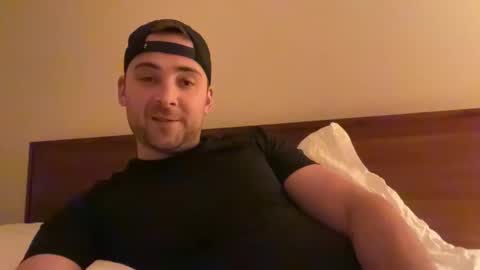 Snapshot of randomdude5950 chatting on March 23, 2026, 1:42 am randomdude5950 online show from March 23, 2026, 1:42 am