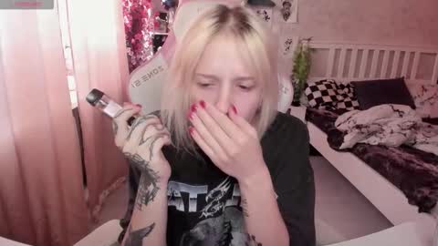 Snapshot of rapunzel_cute chatting on October 8, 2025, 1:31 pm Rapunzel online show from October 8, 2025, 1:31 pm