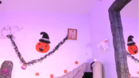 Raquel online show from October 29, 2025, 9:49 pm