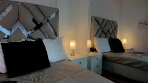 Raquel Moore  online show from February 24, 2025, 11:09 pm