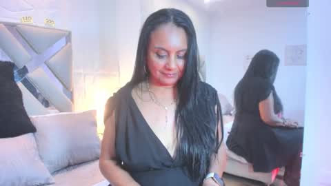 Raquel Moore  online show from September 23, 2025, 11:41 pm